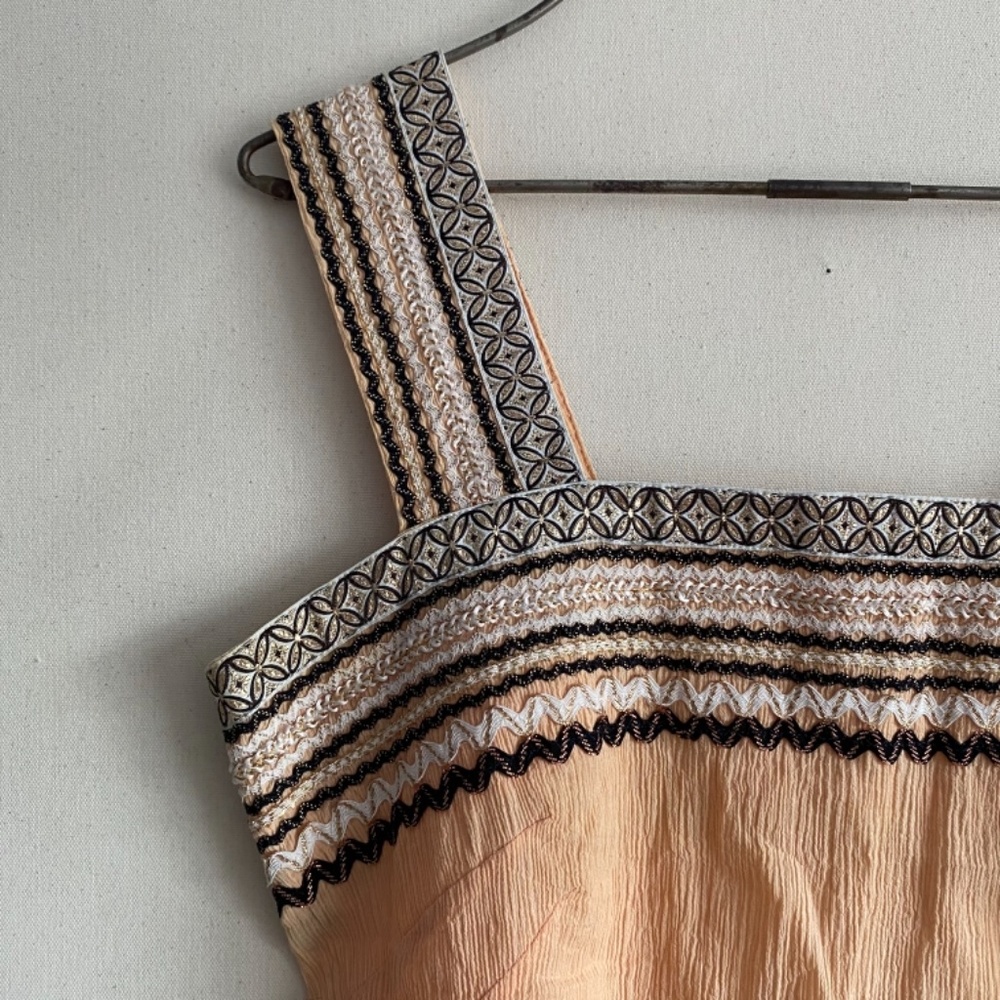 Vintage Peach Midi Dress with Black & Cream Trim - Picture 6 of 15